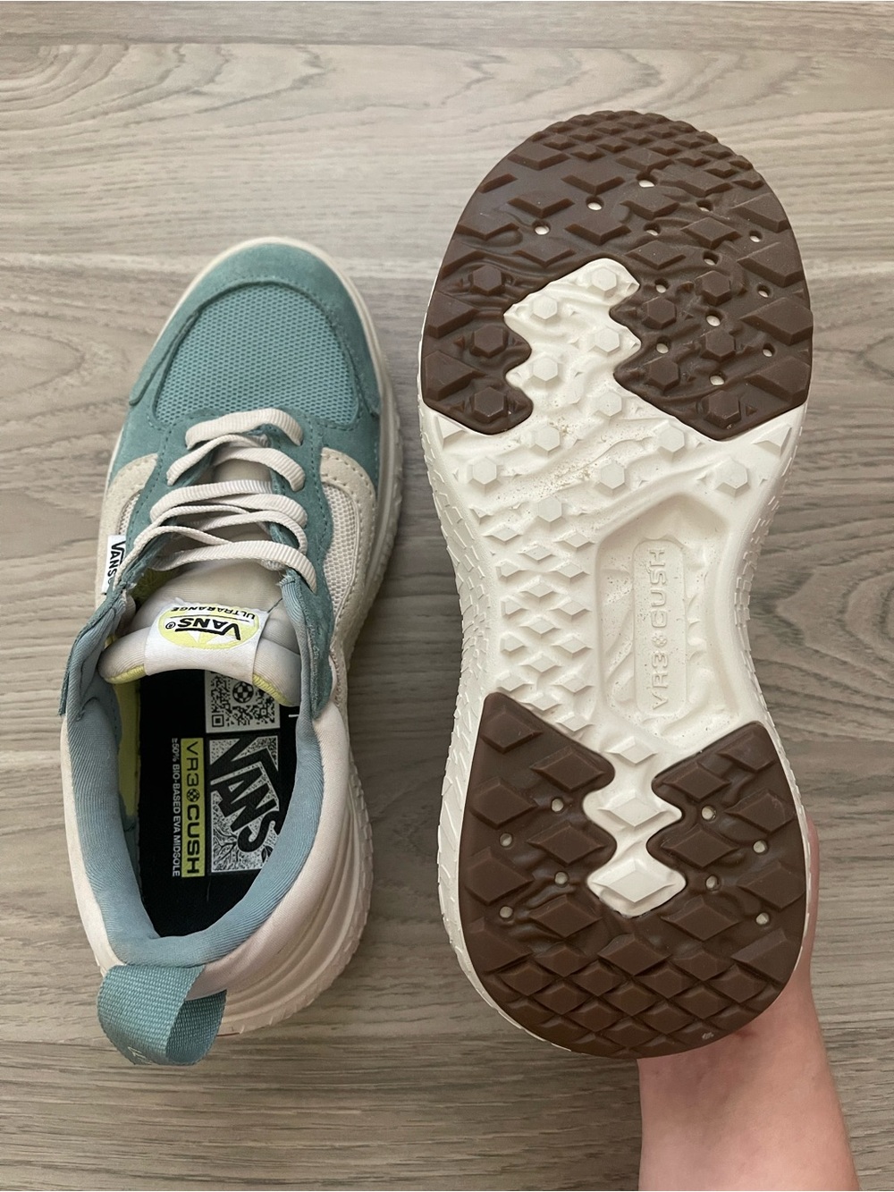 Vans UltraRange VR3 Sneakers in Teal Green Blue and White - Women’s 8 - Picture 3 of 6